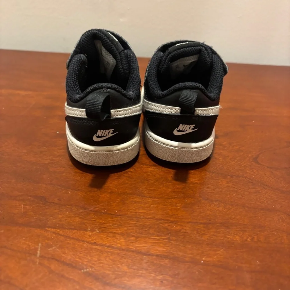 Nike Court Borough Low 2 TD in Black and White Child Size 6